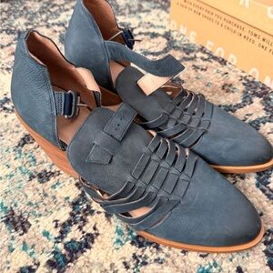 Caslon Blue Leather Sandals